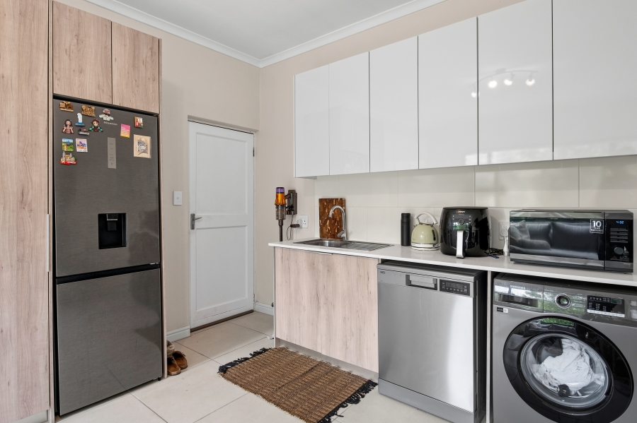 1 Bedroom Property for Sale in Kenilworth Western Cape